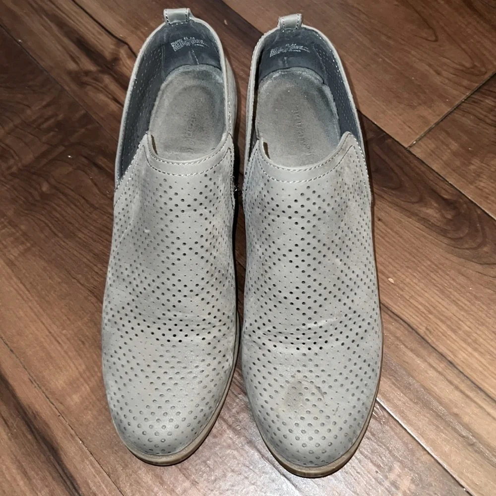 Baretraps - open sides gray booties - size 8 - Picture 7 of 9